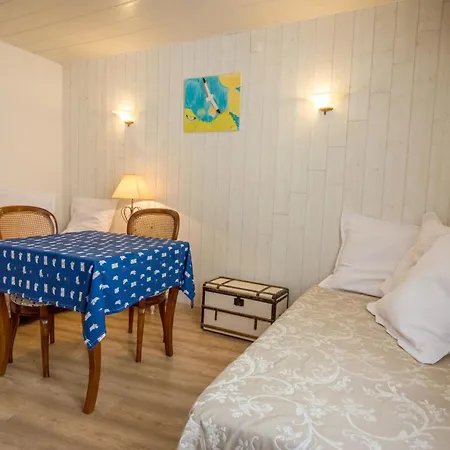 Apartamento Maison De Village Rénovée Au Calme, Terrasse, Parking - Fr-1-604-2 Mèze
